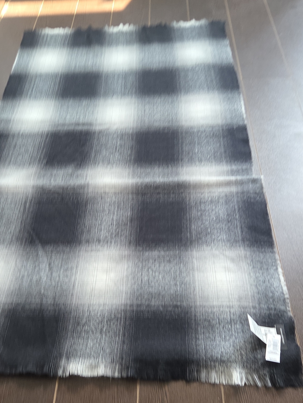Banana Republic Men's Black and White Plaid Scarf